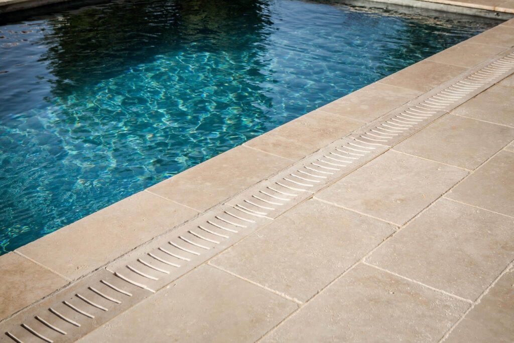 Pose Travertin Vente Achat Mineral Stones Piscine Magasin Roquefort les pins Nice Antibes Monaco Var Saint-Tropez 83 06
