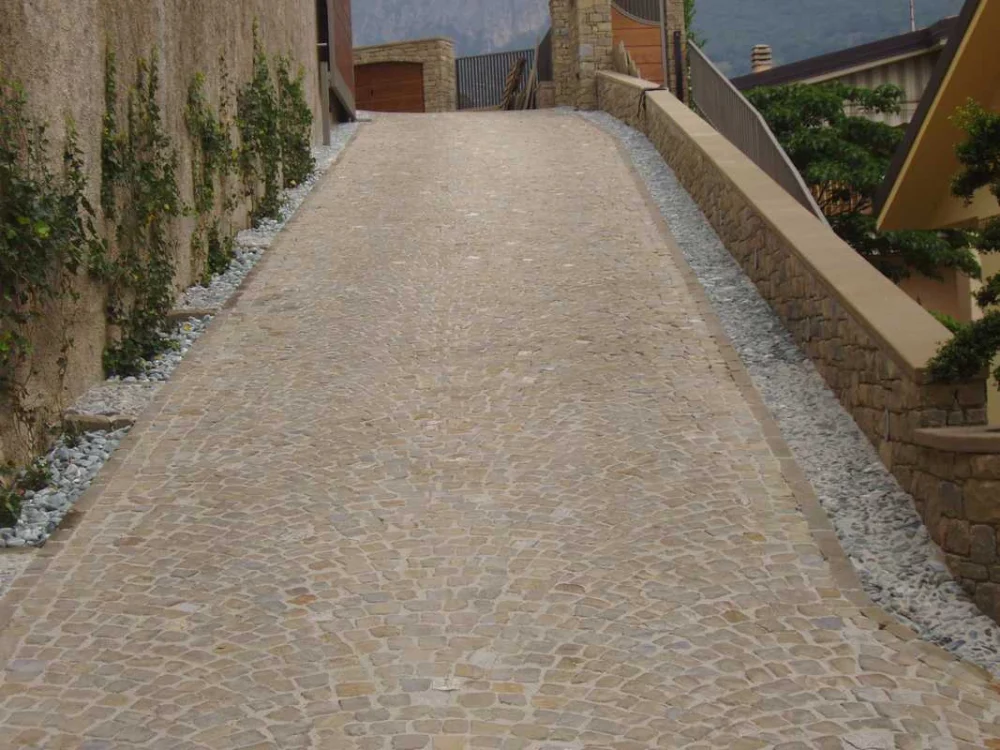 pavé langana pavage en pierre livraison en France sous 72 heures www.mineralstones.fr Cannes Antibes Nice Cagnes-sur-Mer