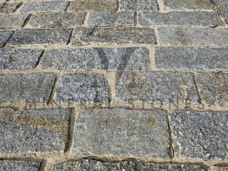image pavé pierre naturelle luserne boutisse magasin pierre naturelle alpes maritimes mineral stones pierre de parement dallage dalle parements travertin light mix premier choix vente achat pierre dans les Alpes-Maritimes Côte d'Azur naturelle Mineral Stones Alpes-Maritimes Nice Cannes Cagnes-sur-Mer Saint-Tropez 06 83