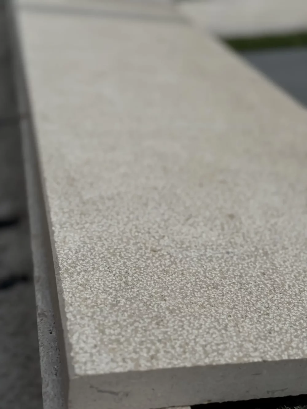 siana beige finition Rustique www.mineralstones.fr
