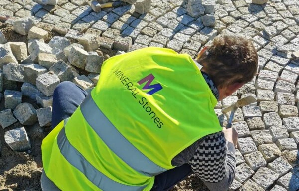 Entreprise Pose de Pavé Mineral Stones Magasin Pierre Naturelle Granit Porphyre Terrasse Carrossable Nice Cannes Antibes Cote Azur Alpes-Maritimes