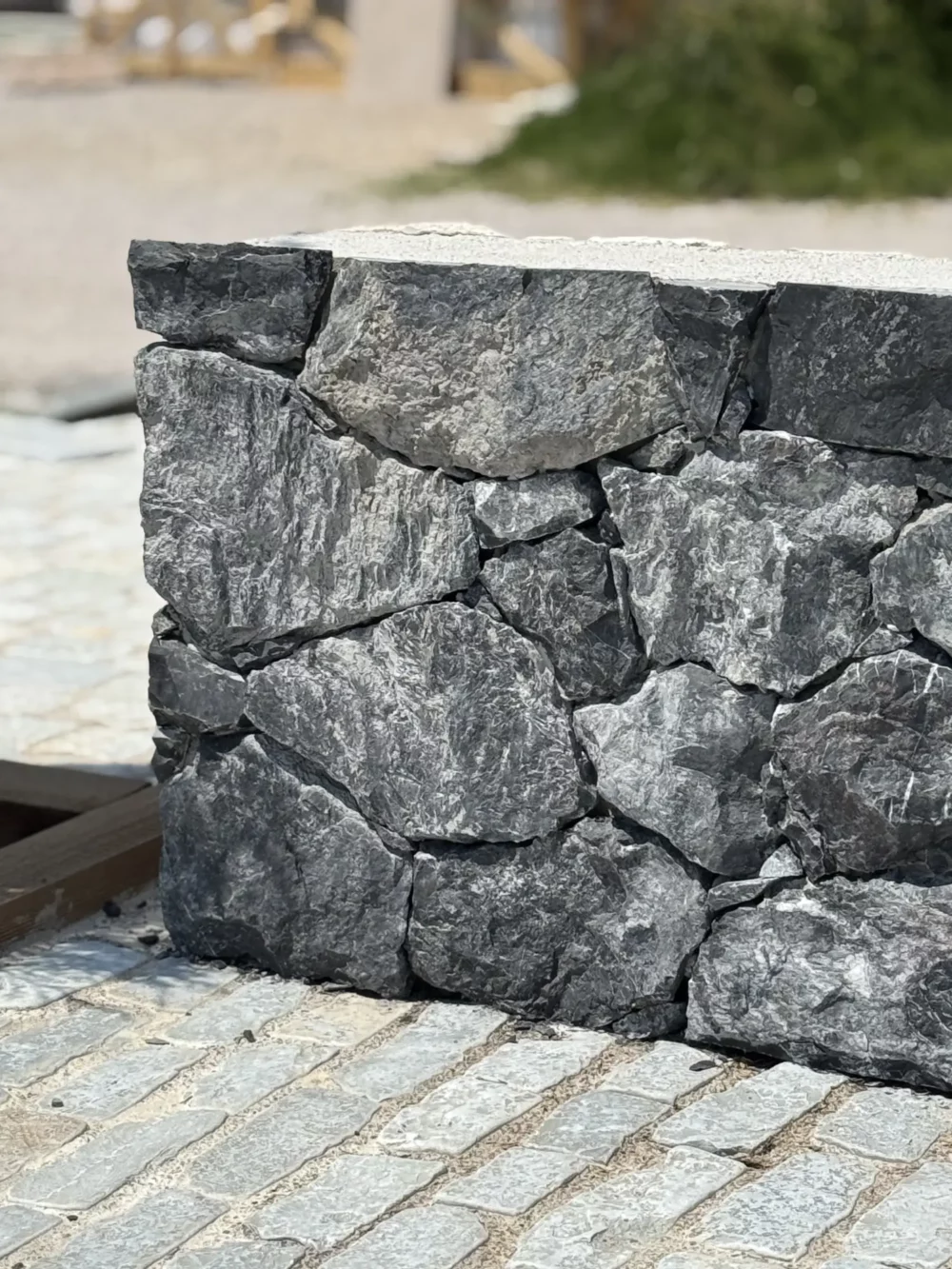 pierre de parement Blue Stone www.mineralstones.fr Nice Cannes Antibes Cagnes-sur-Mer Nice Cannes Antibes