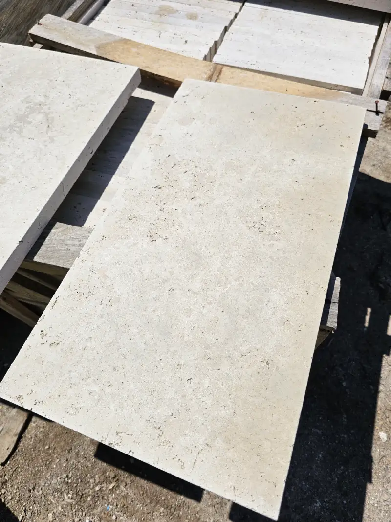 Appui de fenêtre Seuil de porte Couvertine 61x33x3cm Travertin 1er Choix Light Mix Livraison en France vendu à la pièce Mineral Stones Alpes-Maritimes Nice Cannes Cagnes-sur-Mer Saint-Laurent-du-Var 83 06