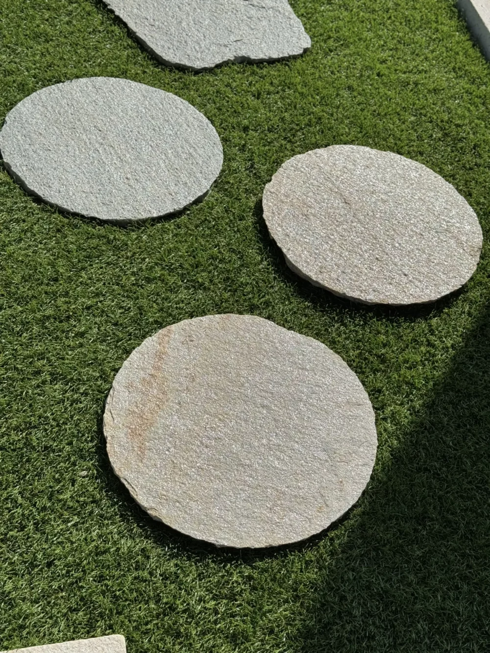 pas japonais rond www.mineralstones.fr Nice Cannes Antibes Cannes Cagnes-sur-Mer Livraison en France