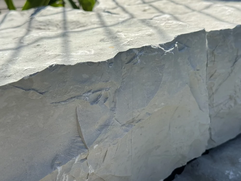 marche escalier bloc saint elia irrégulière www.mineralstones.fr Nice Cannes Antibes Cagnes-sur-Mer