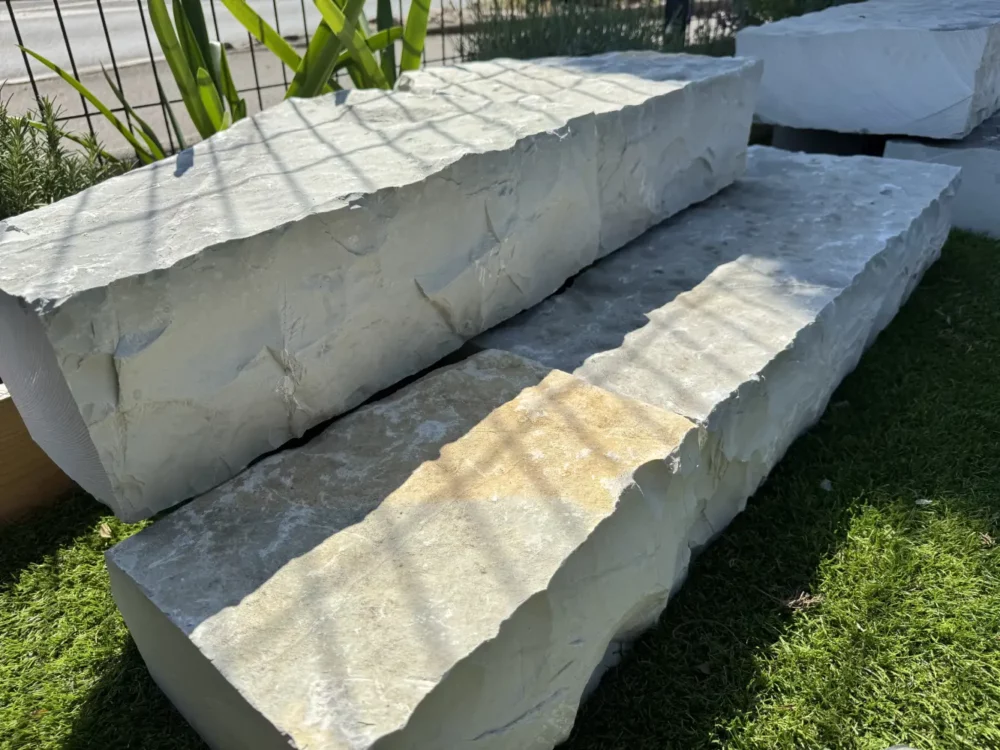 marche escalier saint elia www.mineralstones Nice Cannes Antibes Livraison en France sous 72 heures