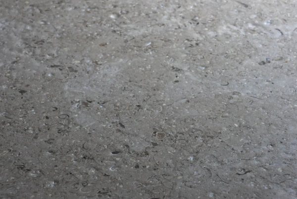 Siana Beige Bouchardée Brossée Nice Cannes Cagnes-sur-Mer Antibes Biot www.mineralstones.fr