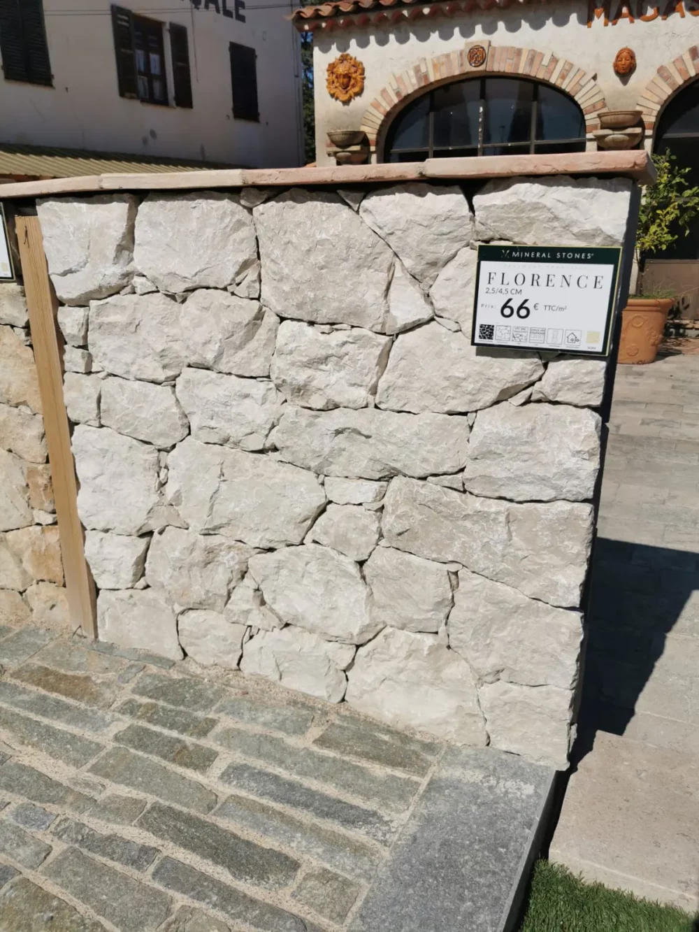 pierre de parement florence pierre naturelle mur en pierre www.mineralstones.fr Nice Cannes Antibes Cagnes-sur-Mer