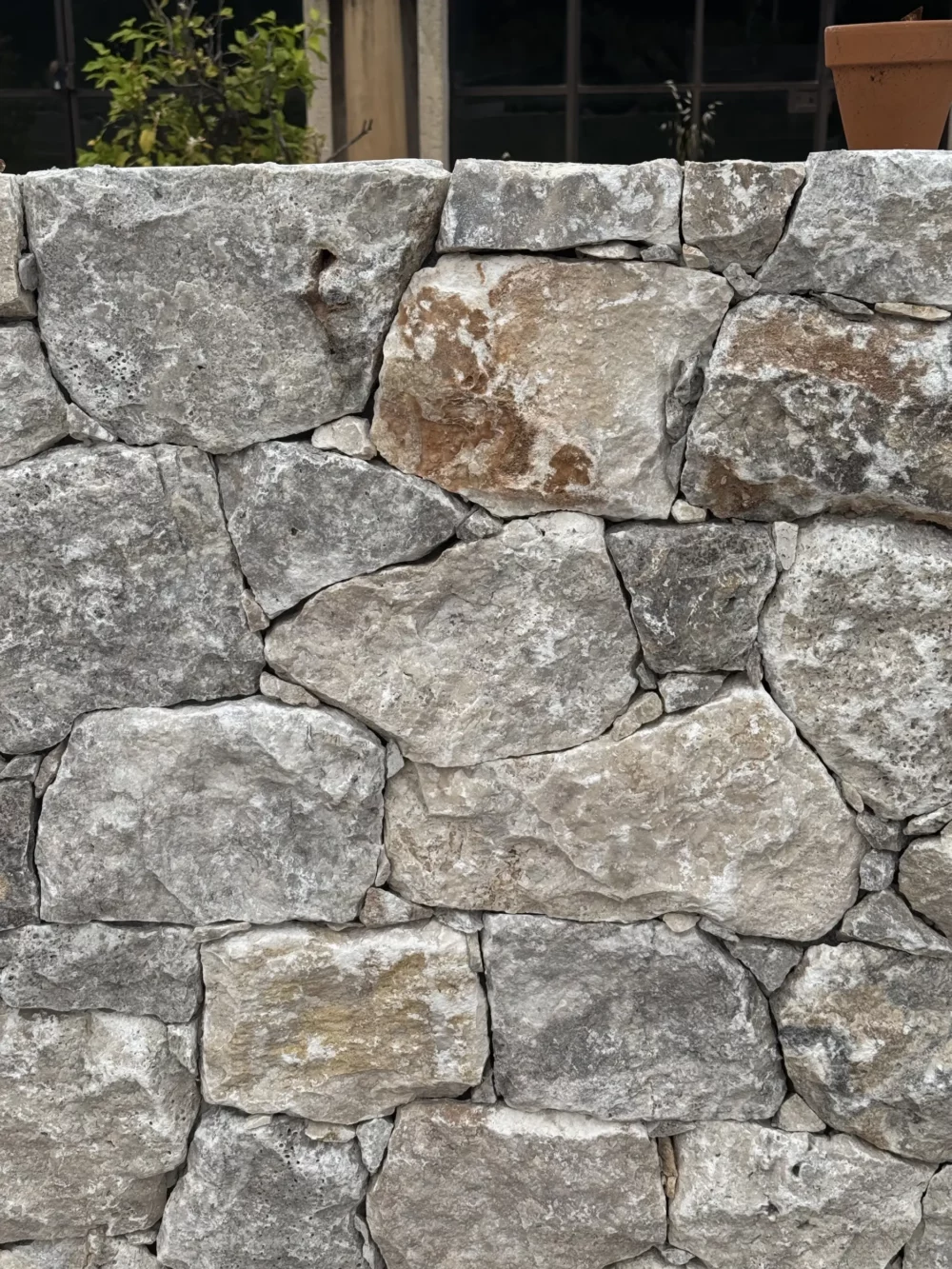 pierre de parement mur en pierre naturelle www.mineralstones.fr victoria grey Nice Cannes Antibes