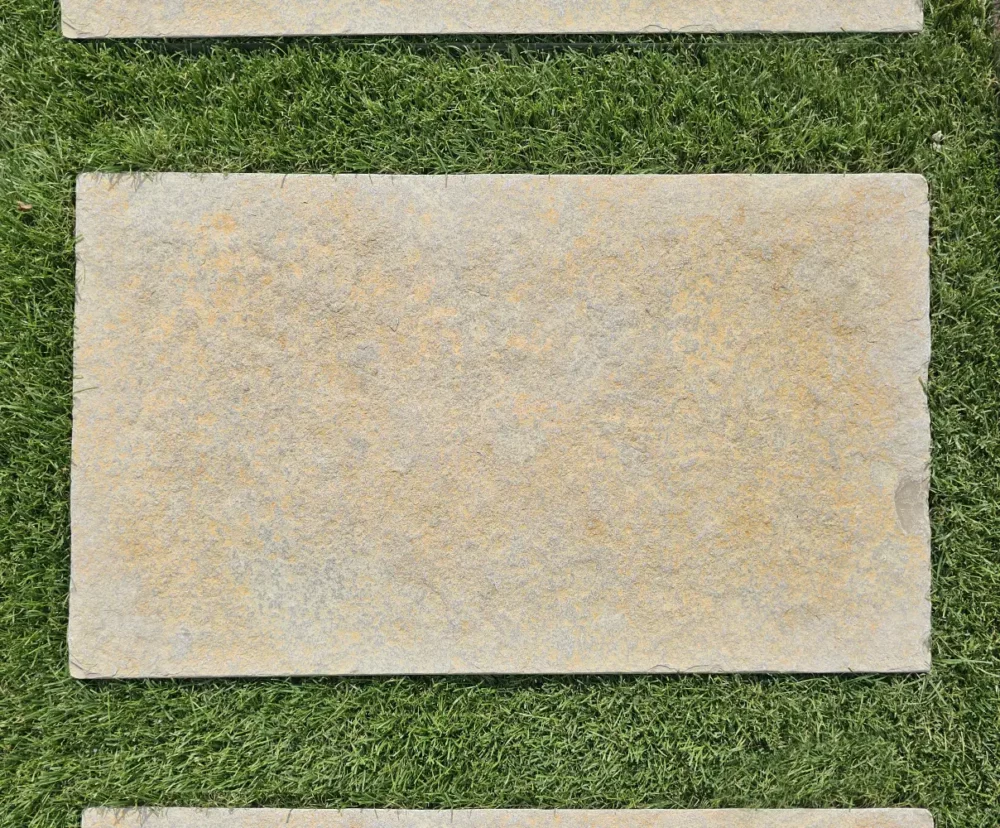 Pas Japonais Mandi Beige 61 x 33 x 3 www.mineralstones.fr chemin de jardin espace aménagement extérieur