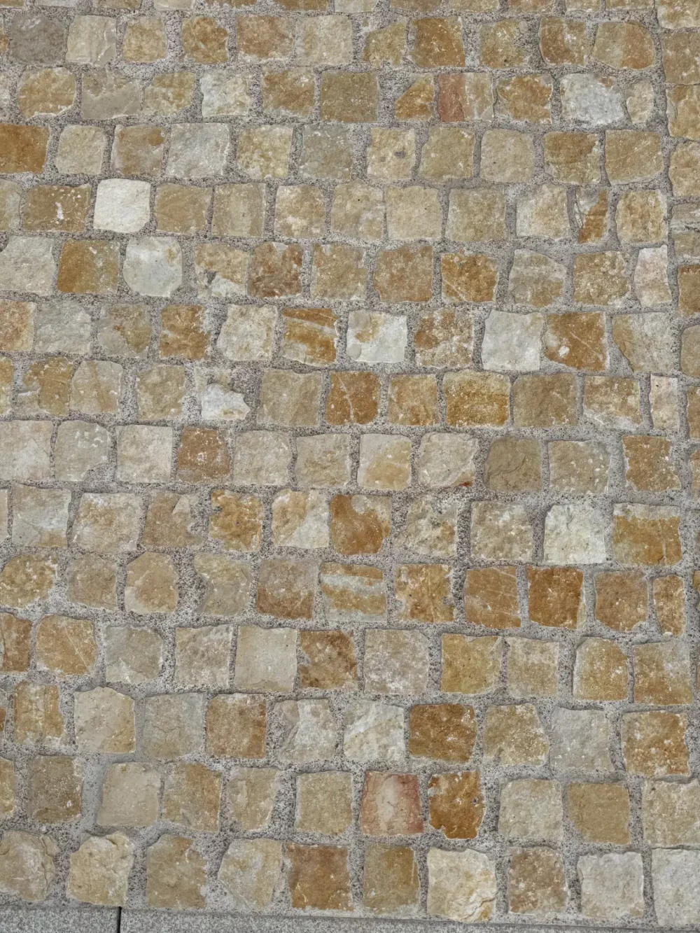 pavé en pierre français pavé royal pierre naturelle www.mineralstones.fr Nice Cannes Antibes Cagnes-sur-Mer