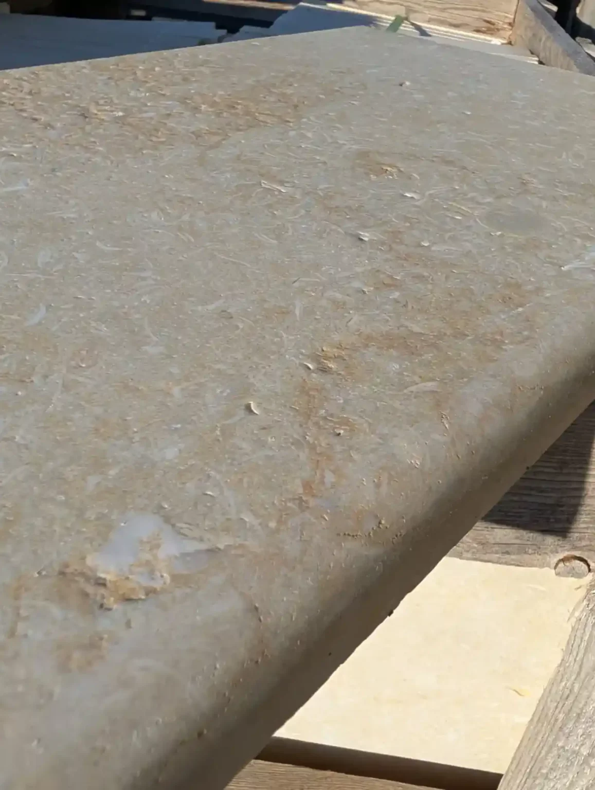 lot destockage pierre naturelle seuil en pierre dalle en pierre appui de fenetre margelle de piscine en pierre Nice Cannes Antibes Cagnes-sur-Mer