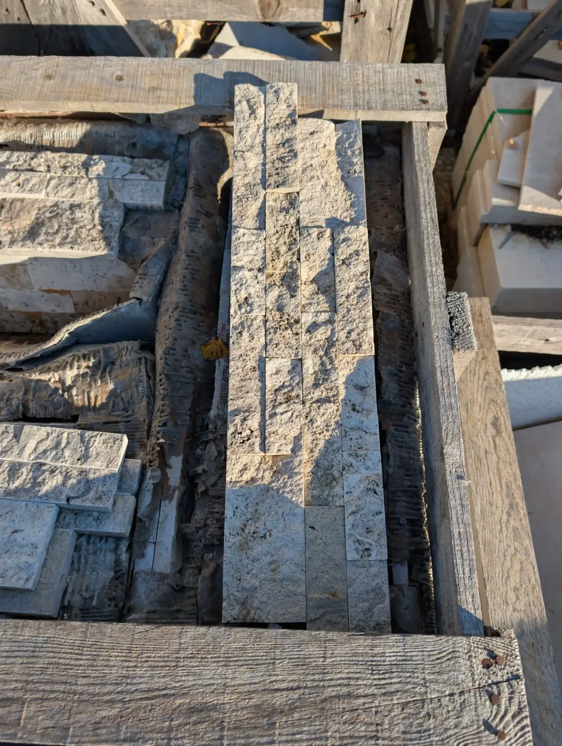 parement z déco façade en pierre mur en pierre naturelle www.mineralstones.fr Nice Cannes Antibes Biot