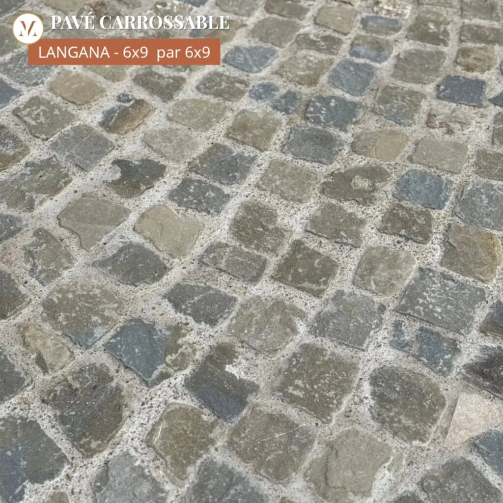 Instagram post from mineral.stones.fr. This post is in position 0.